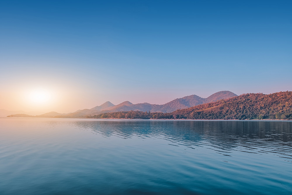 фотошпалери на стіну Озеро на світанку