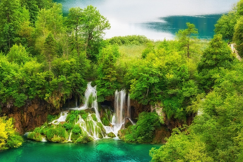 фотошпалери на стіну Смарагдове озеро та водоспад